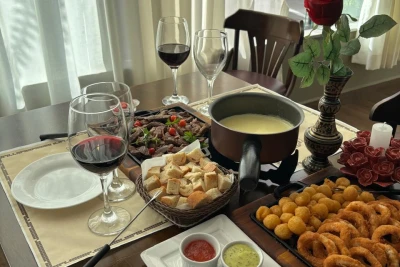 Fondue de Carne e Queijo da Casa